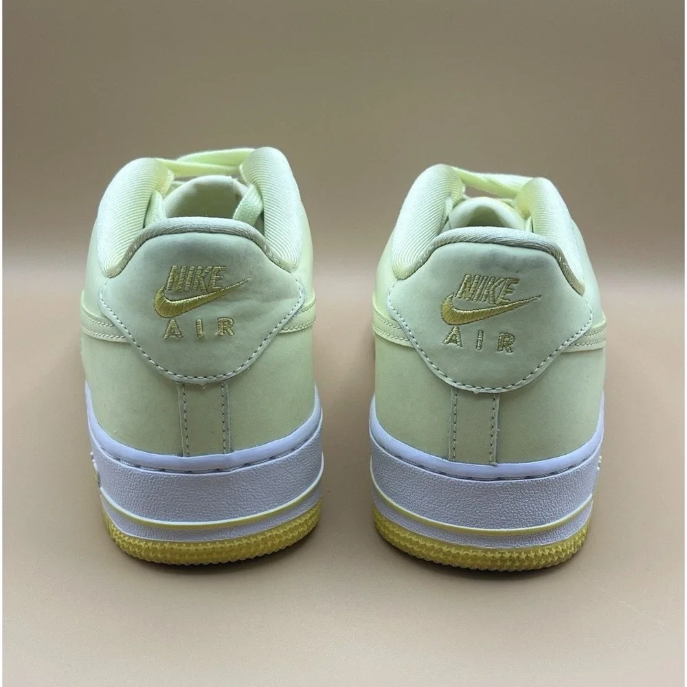 2018 Nike Air‎ Force 1 Low LV8 Yellow Lime - Youth Size 7 Women's Size 8.5 Used